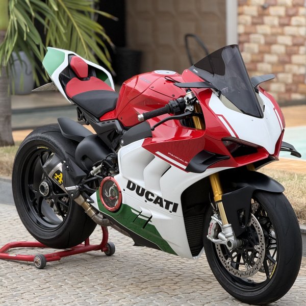 Ducati Panigale V4s